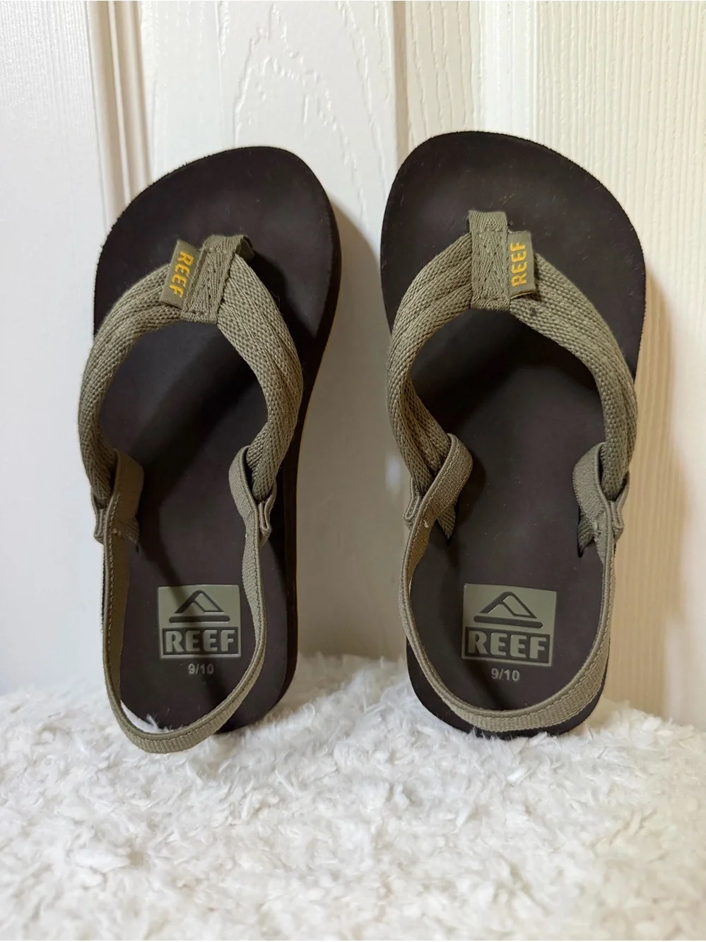 4/25 Reef Kids Boys Olive/Brown Flip Flop Sandals Size 9/10